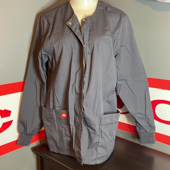 🎉Bundle of Dickies Scrub Jackets and Tops! Pewter Gray in Color! EUC! - Picture 9 of 9